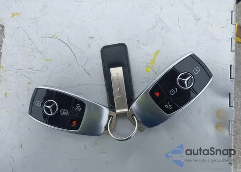 2017 Mercedes-Benz E 300 4Matic из США, поврежденный, VIN WDDZF4KBXHA142640